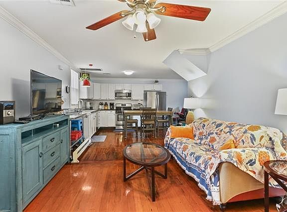 5th image of 1726 Burdette St