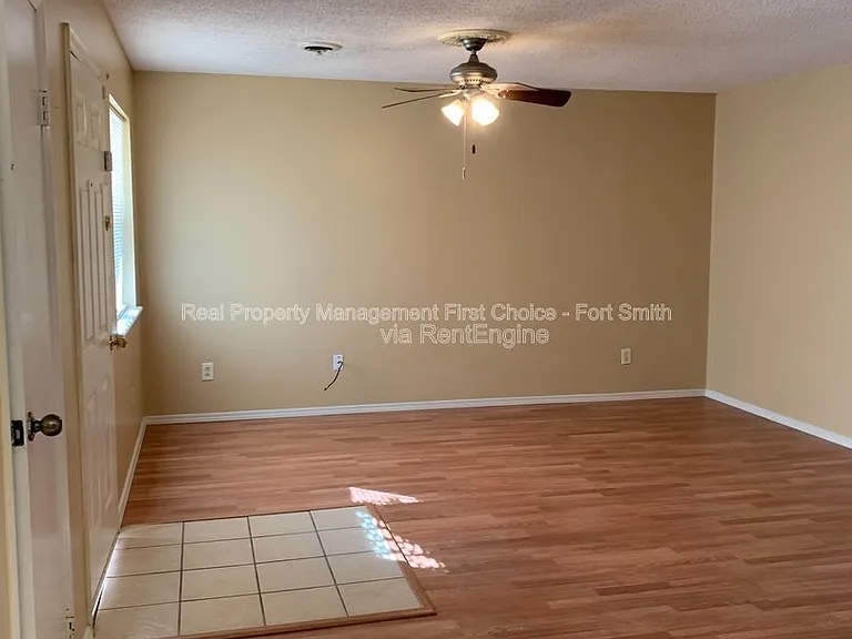 3305 Grinnell Ave — Photo 2