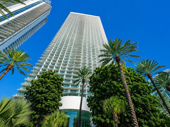 4th image of 16901 Collins Avenue #3002