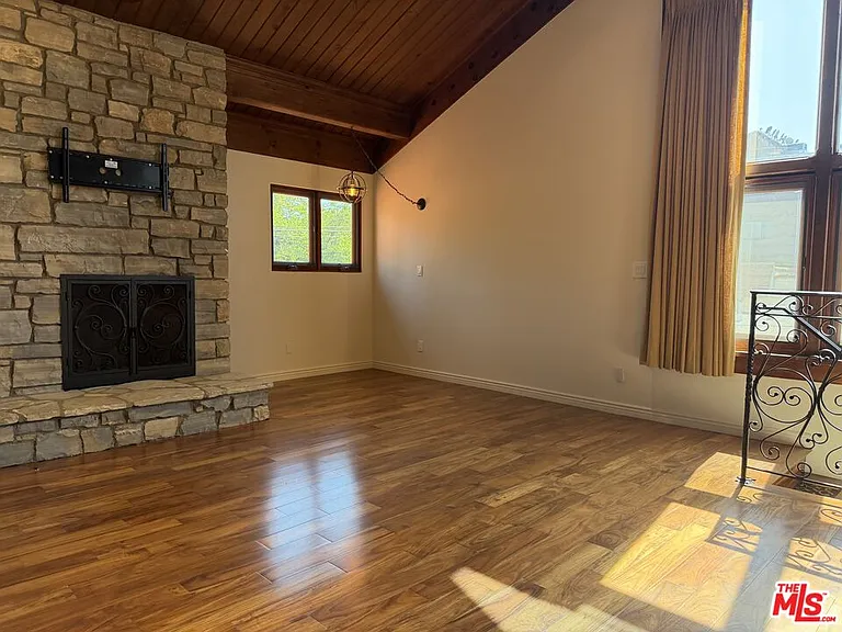 12841 Landale St — Photo 10