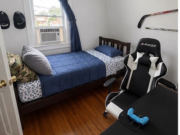 4th image of 3158 Lincoln Ave #1L