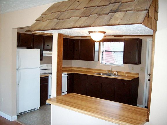5th image of 1458 Martha Dandridge Cir