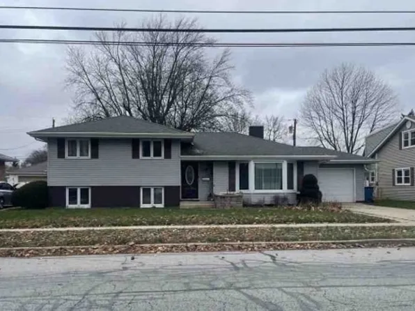 2541 Lincoln St, Highland, IN 46322