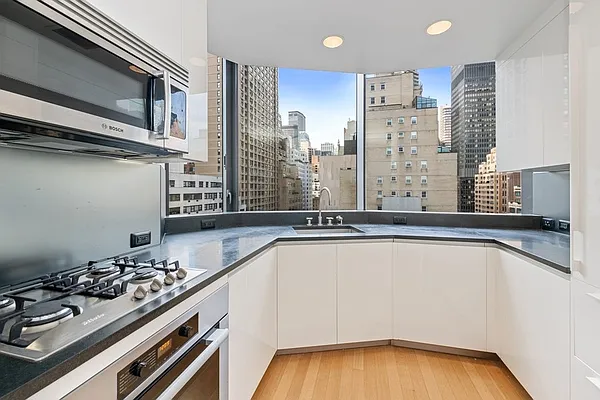 Rented by Compass | media 31