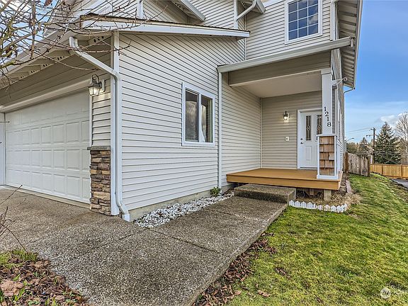 3rd image of 1218 113th Avenue SE