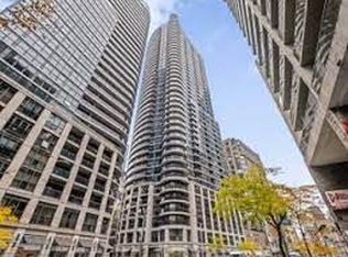 21 Carlton St #2708, Toronto, ON M5B1L3