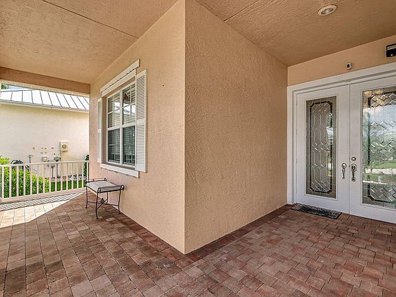 4th image of 145 NW Willow Grove Avenue