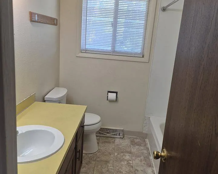 2901 Vermillion Dr — Photo 5