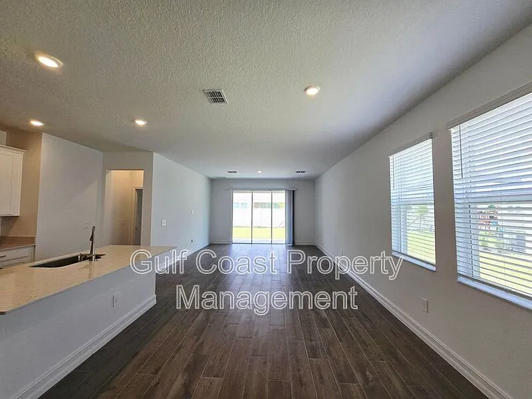 11757 71st Ave E — Photo 12