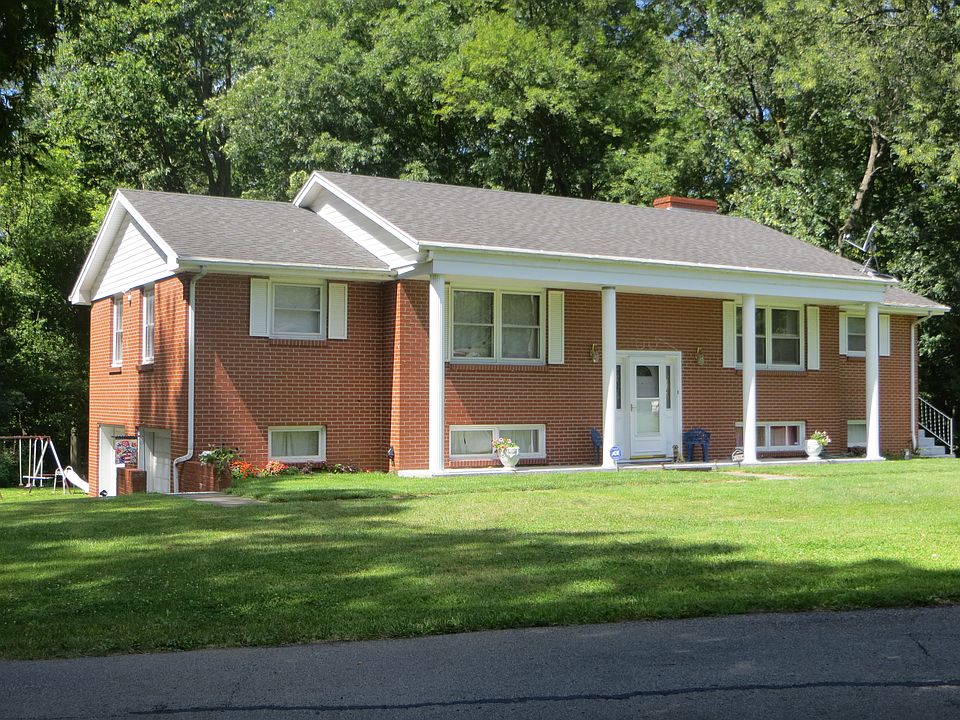 Front- Brick on 3 sides