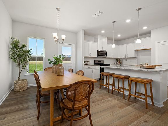 3rd image of 105 Verlands Way