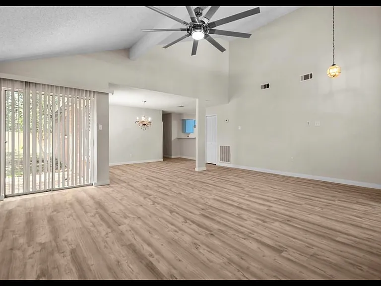 2311 Lexington Woods Dr — Photo 22
