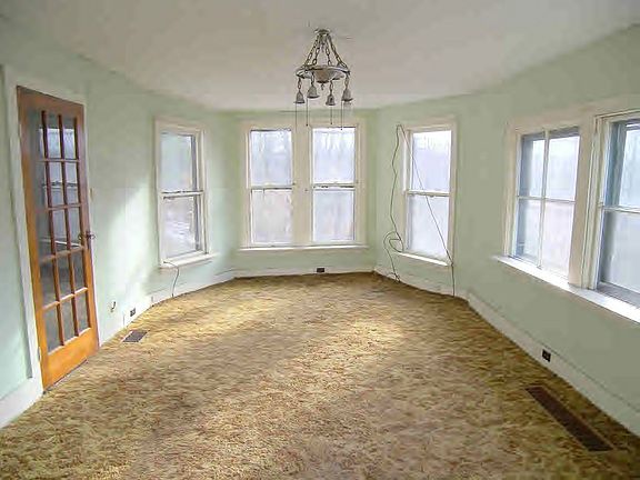 5th image of 359 Granger St