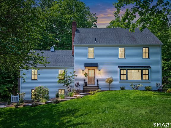 3rd image of 131 Fieldcrest Drive
