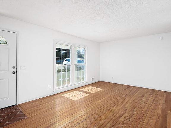 2nd image of 5535 Glenview Dr