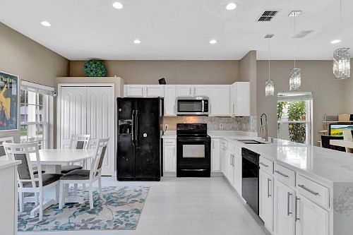 4th image of 7720 Newlan Dr