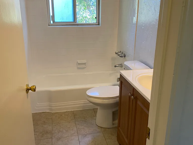 601 E Acacia Ave #B-12 — Photo 5