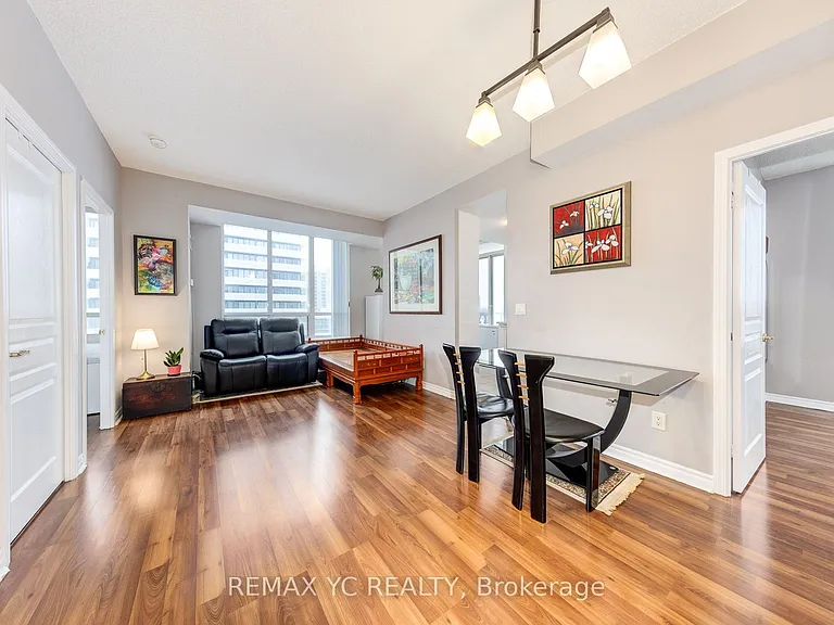 28 Byng Ave #802 — Photo 4
