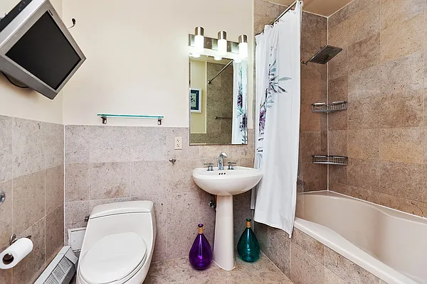 Rented by Esra Realty | media 15