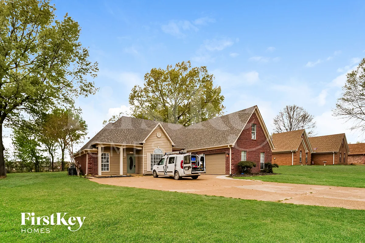 Building Photo - 7601 Broken Hickory Dr