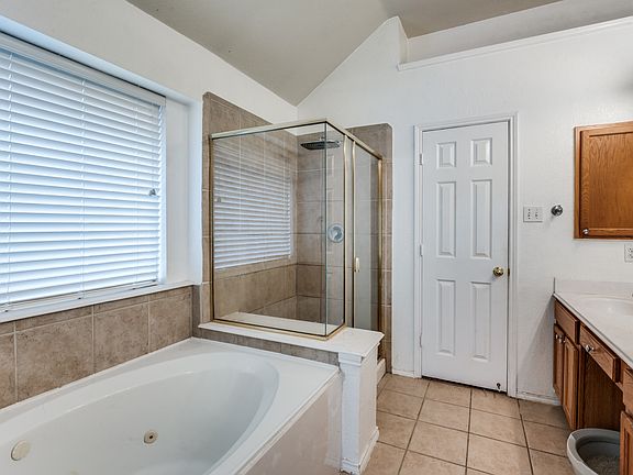 3rd image of 5301 Rain Forest Dr