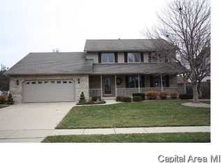 216 Aspen Dr, Chatham, IL 62629