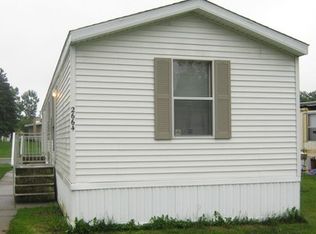 2692 Cour Regis St, Saint Clair, MI 48079