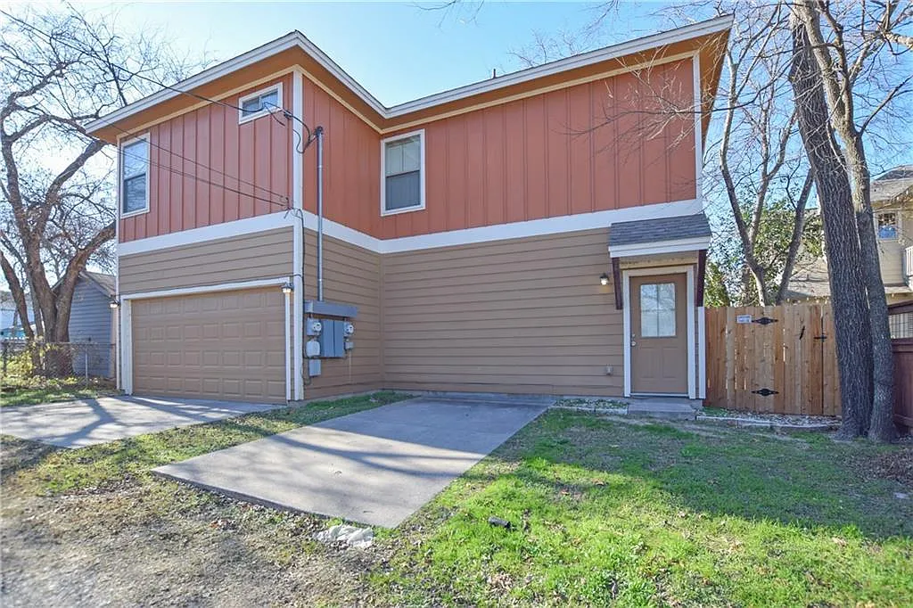 3 bed, 1.5 bath, 1100 sqft, $2,200 — Photo 1