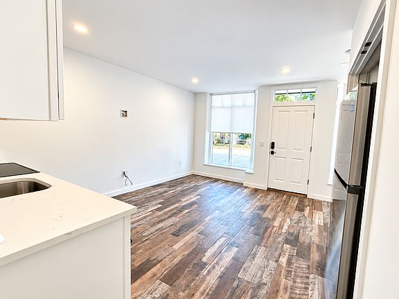 5th image of 289 Central St #2