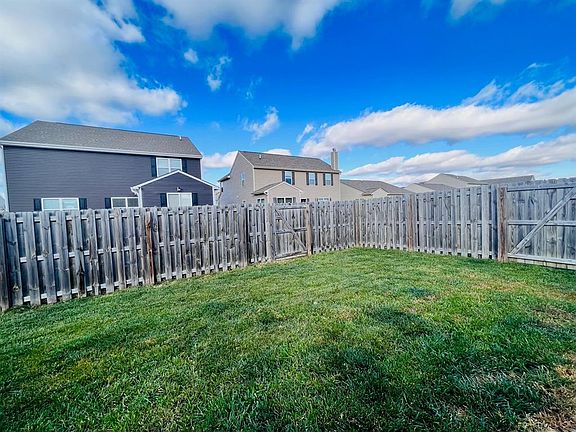 4th image of 856 Coralberry Ln
