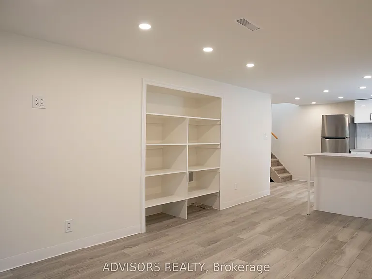 310 W 2nd St #2 — Photo 3