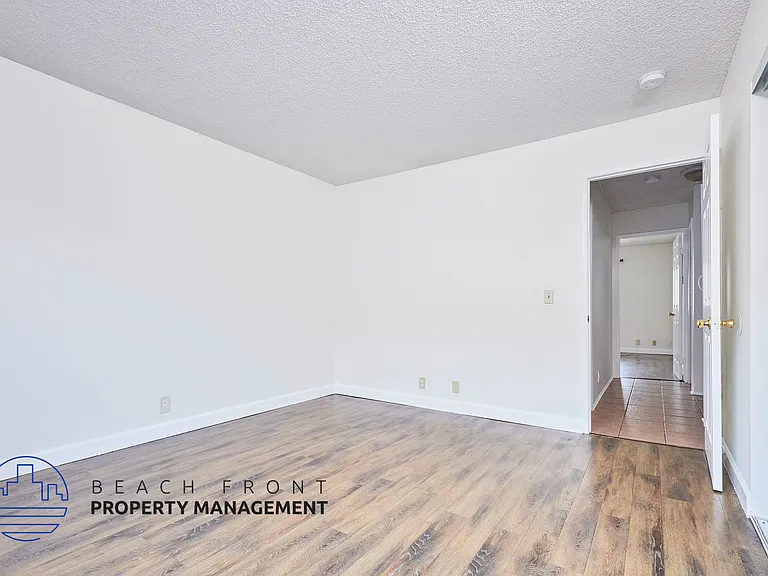 744 Rose Ave. — Photo 15