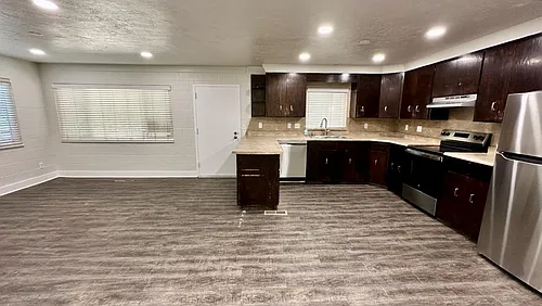 595 S State St Photo 1 595 S State St Photo 1