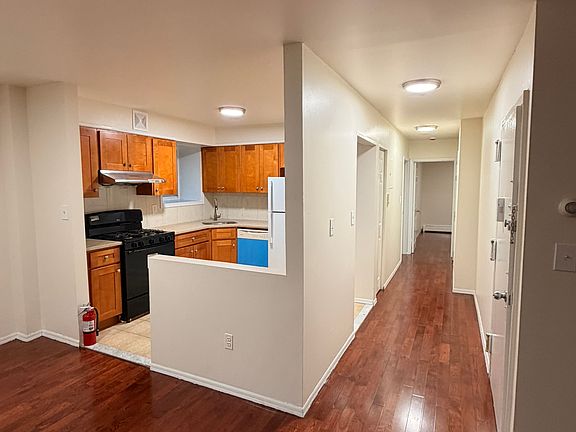 4th image of 7630 Grand Central Pkwy APT 2