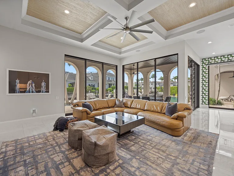 7474 NE Bay Cove Ct — Photo 48