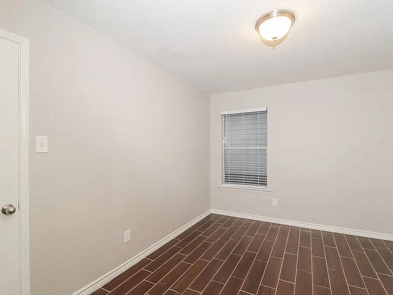 745 Poncho Ln — Photo 16