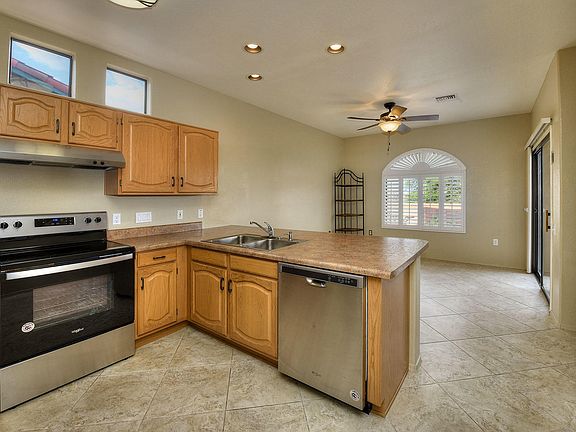 5th image of 270 N Crescent Bell Dr