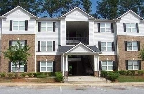 1st image of 2102 Fairington Village Dr