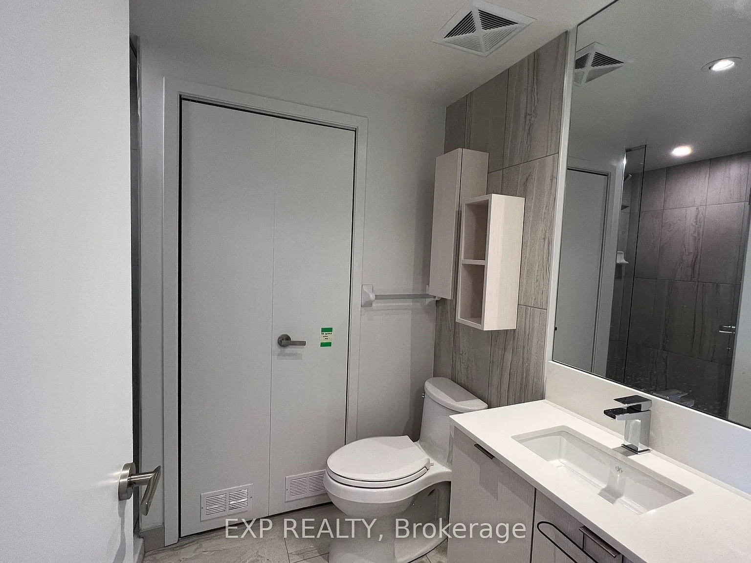 1 bed, $2,000 — Photo 4