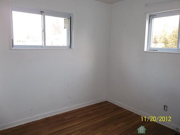 4th image of 9133 Darnell Pl