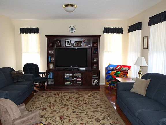 4th image of 4820 Cave Creek Ct