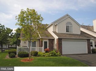 527 Old Steine Cir, New Brighton, MN 55112