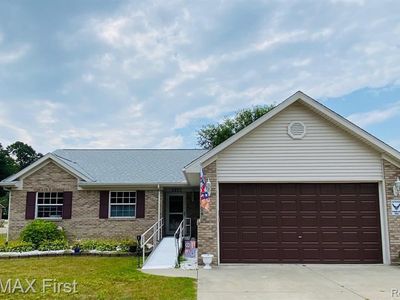 2429 Fruit St, Algonac, MI, 48001