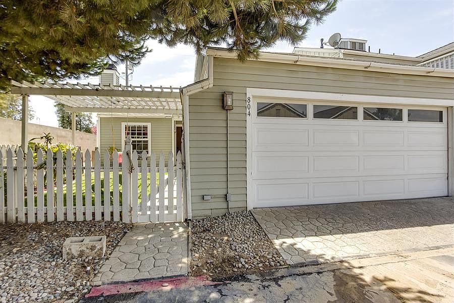 1st image of 804 Pebble Beach Ln