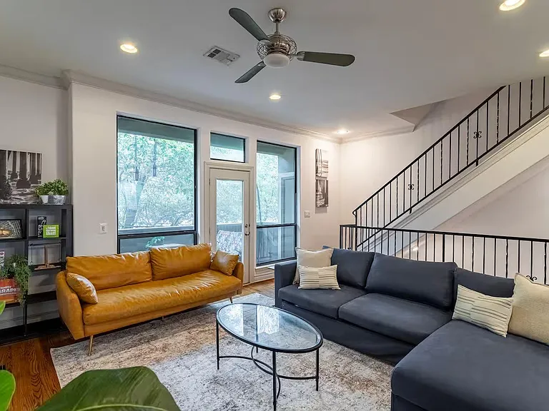 1806 Rosalie St — Photo 6