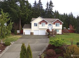 30 NE Daybreak Dr, Belfair, WA 98528