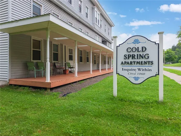 20-24 Main St, Stamford, NY 12167