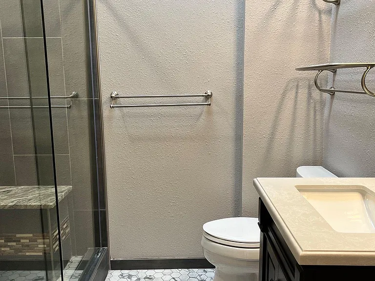 7707 Broadway St #3A — Photo 16