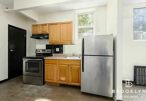 2nd image of 751 Hart St #1C