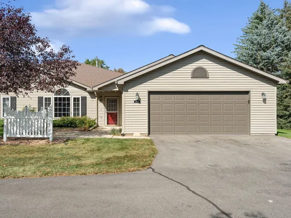 1703D Carriage Home Dr, Austin, MN 55912